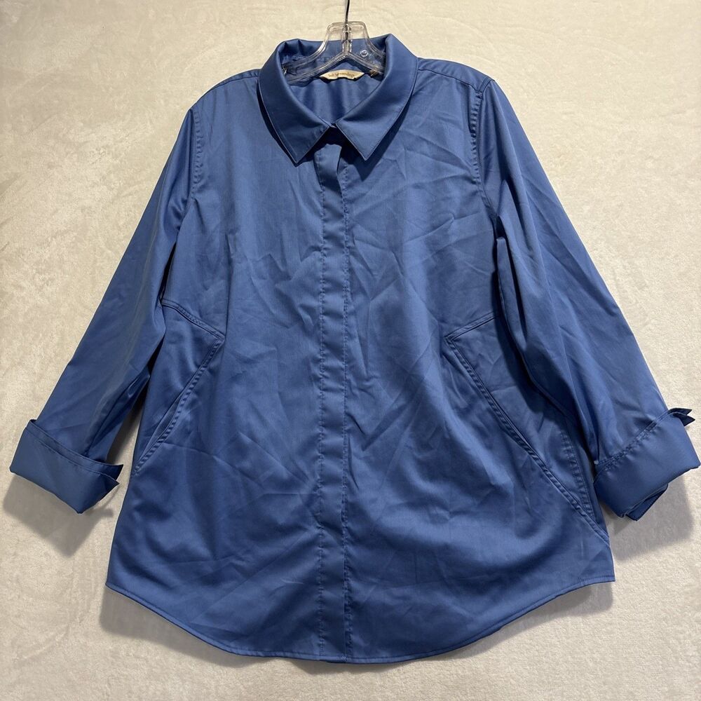 Soft Surroundings Women's XL Blue Easy Care Long Sleeve Button Up Perfect Shirt